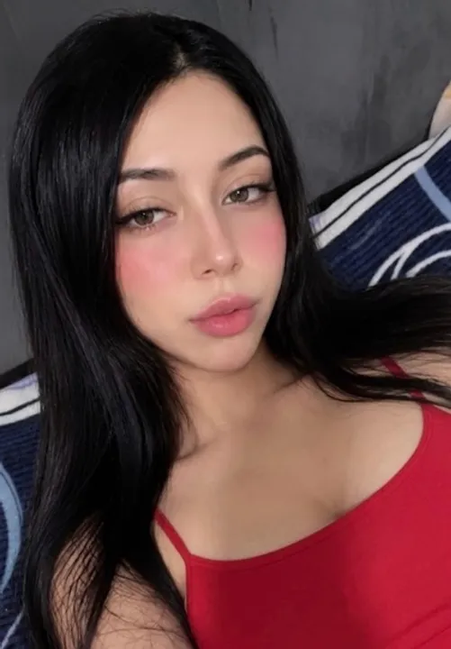 Mady from Mexico in a Tumile 1v1 chat